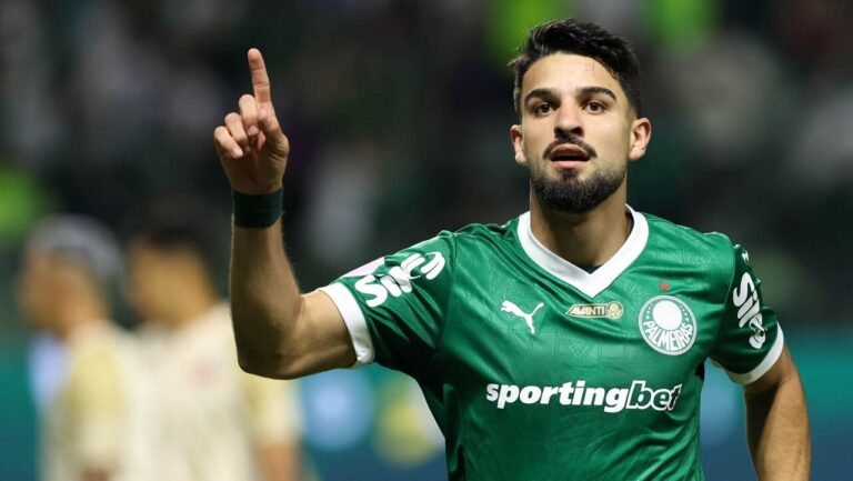 Flaco-Lopez-_04_Easy-Resizecom_