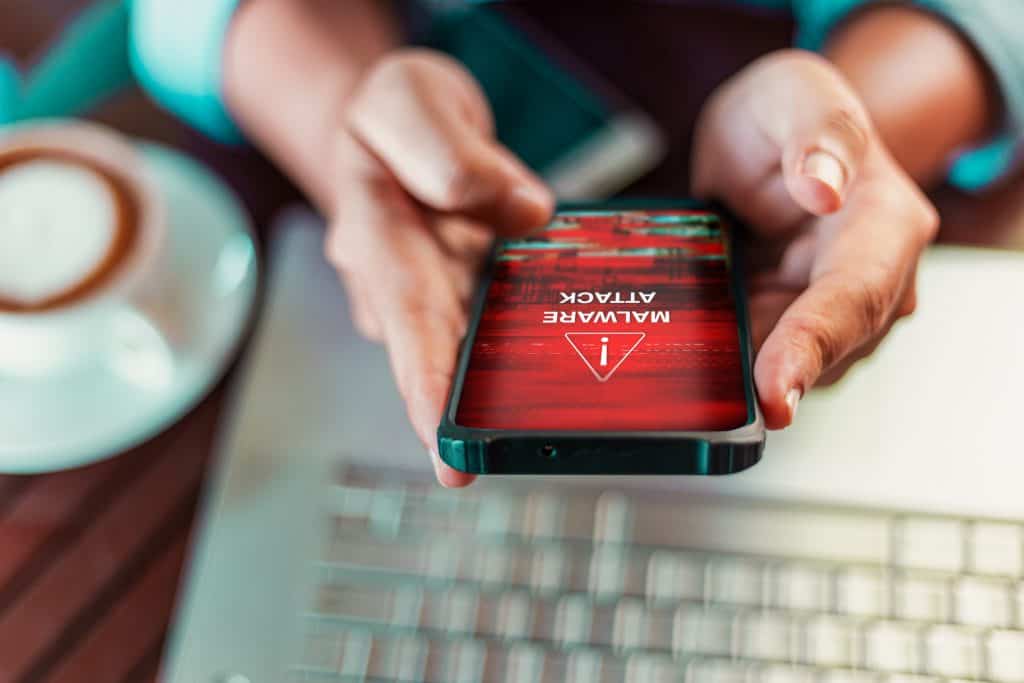 malware-celular-1024x683-1