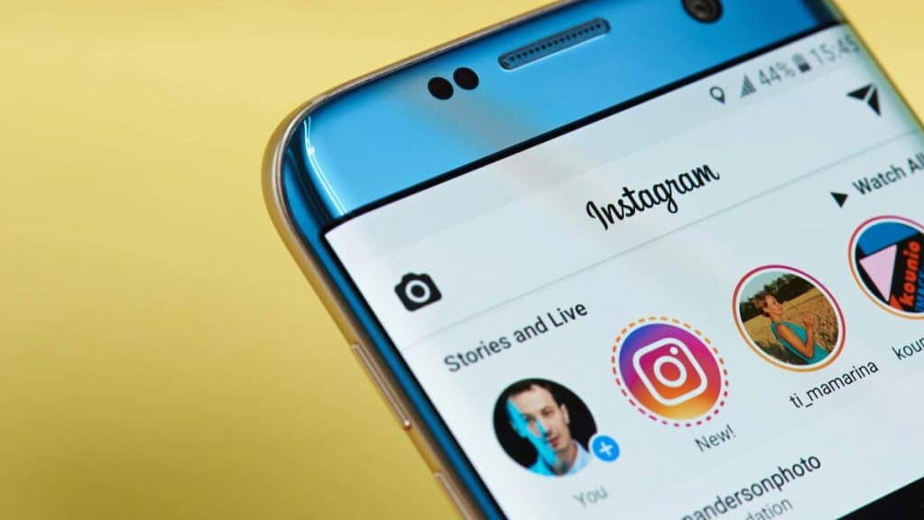 Stories-do-Instagram-via-PixieMe-Shutterstock-1024x576-1