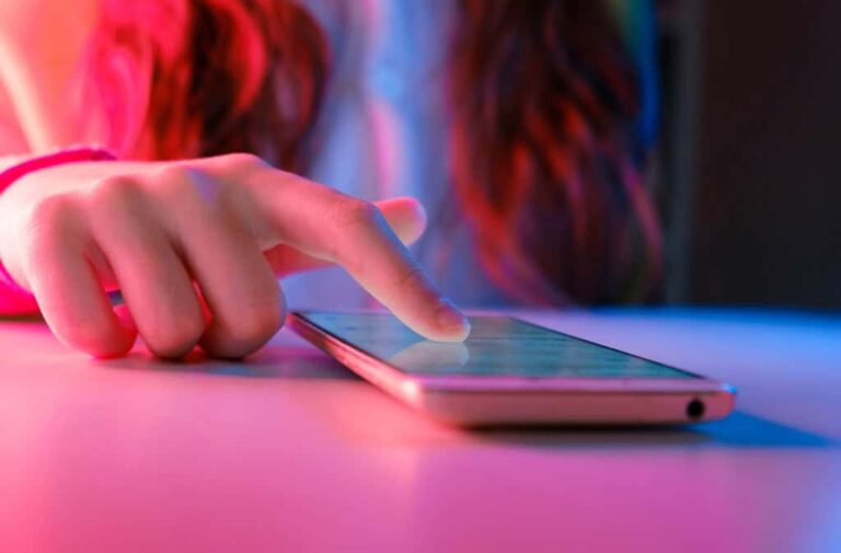 adolescentes_smartphone-1024x673-1
